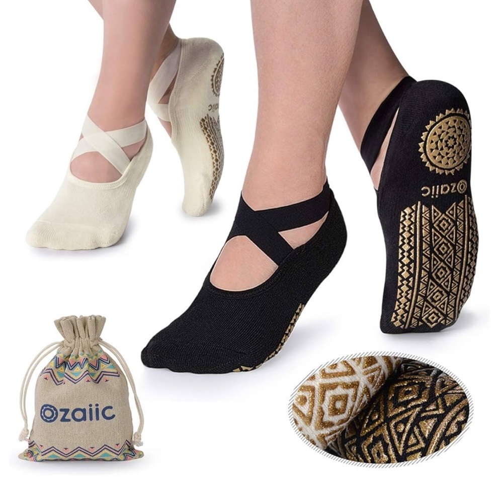 Woman’s Yoga grip socks. 2 pack